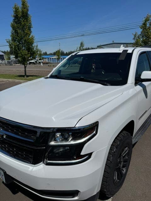 Chevy Tahoe windshield replacement complete in